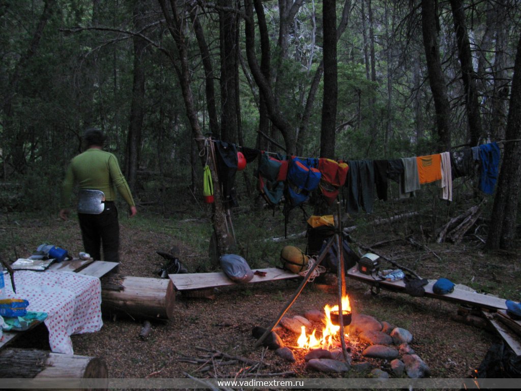 вечер в лагере