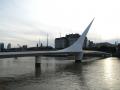 мост на набережной Буэнос-Айреса